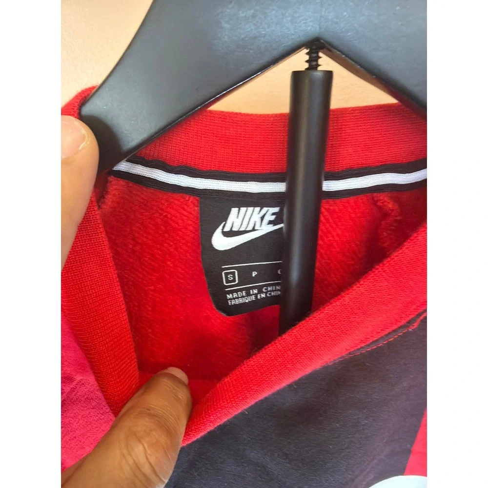 Nike Sportswear Mens Red Black Colorblock‎ Logo Crewneck Sweatshirt Size Small